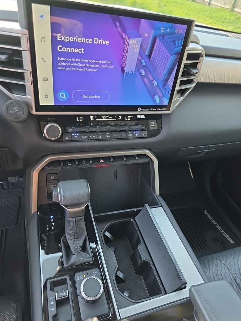 2023 Toyota Sequoia photo 9