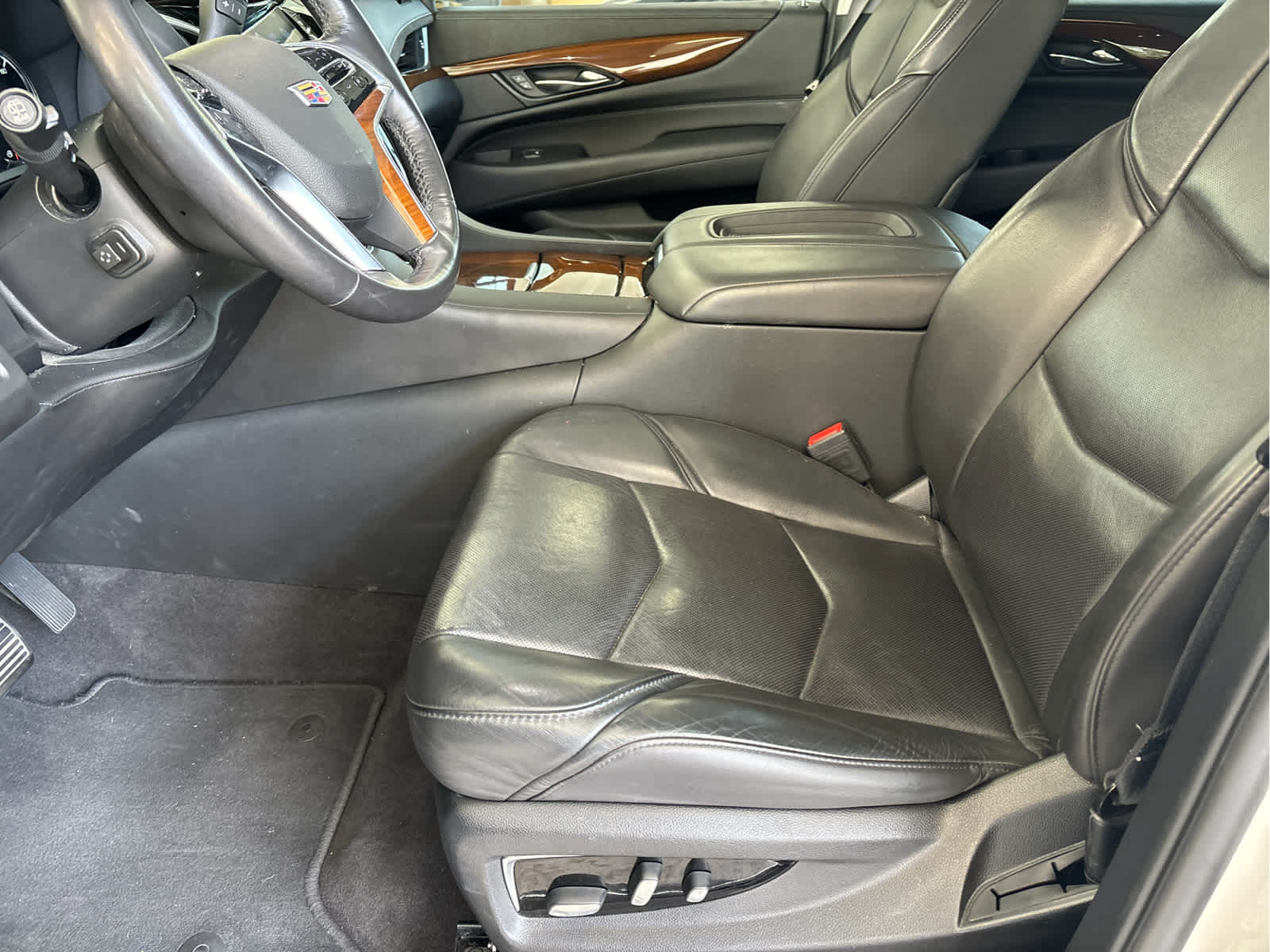 2020 Cadillac Escalade Luxury photo 9