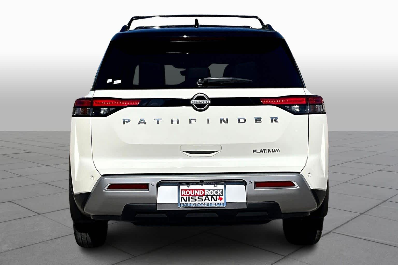 2024 Nissan Pathfinder Platinum photo 4
