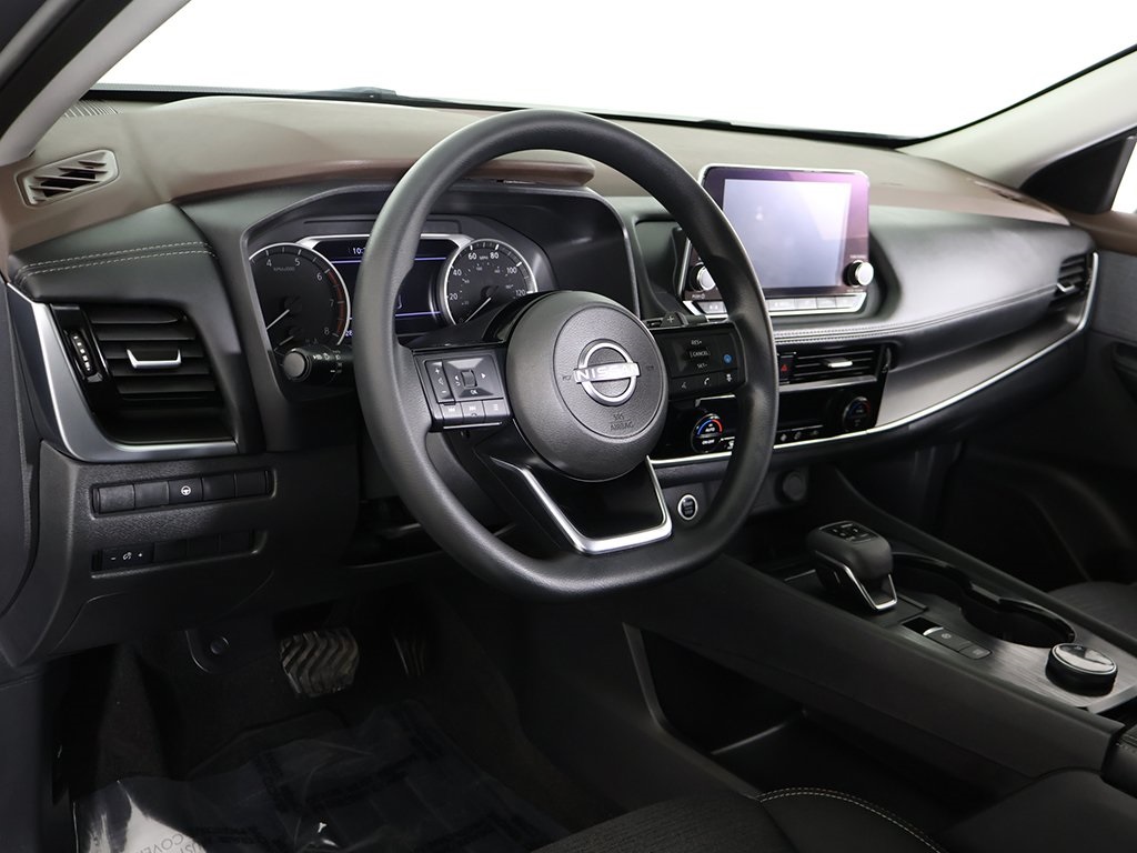 2022 Nissan Rogue SV photo 21