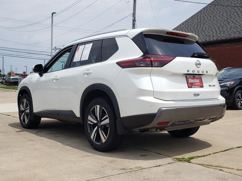 2024 Nissan Rogue SL photo 4