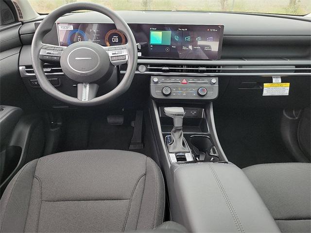 2025 Hyundai Tucson SE photo 8