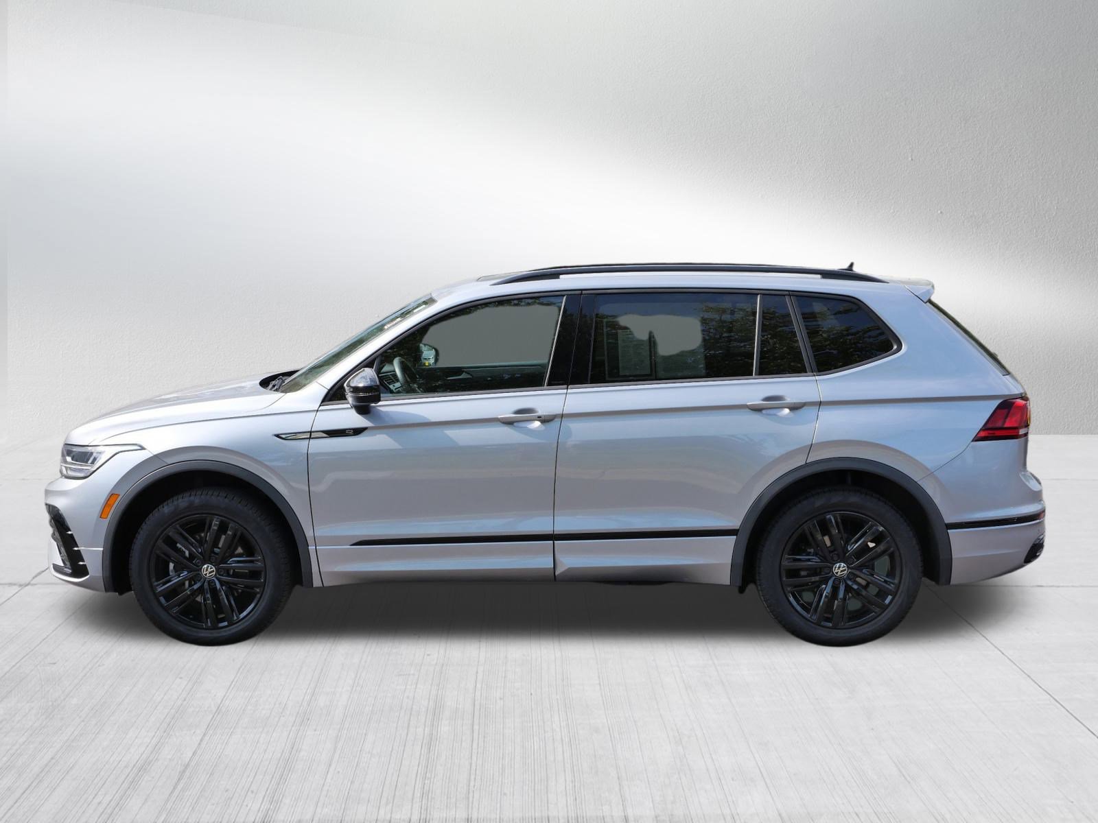 2022 Volkswagen Tiguan SE R-Line Black photo 4