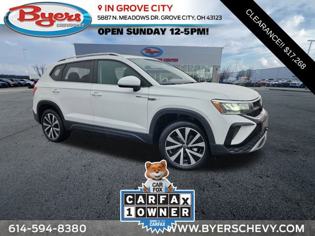 2024 Volkswagen Taos SE's photo