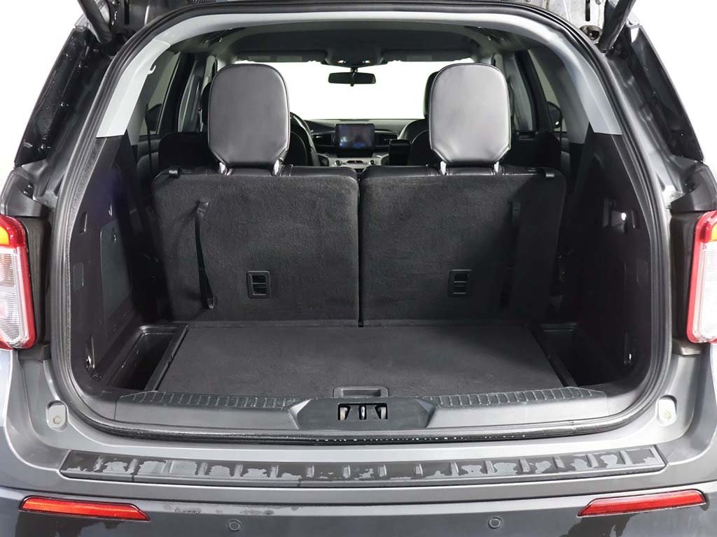 2021 Ford Explorer XLT photo 18