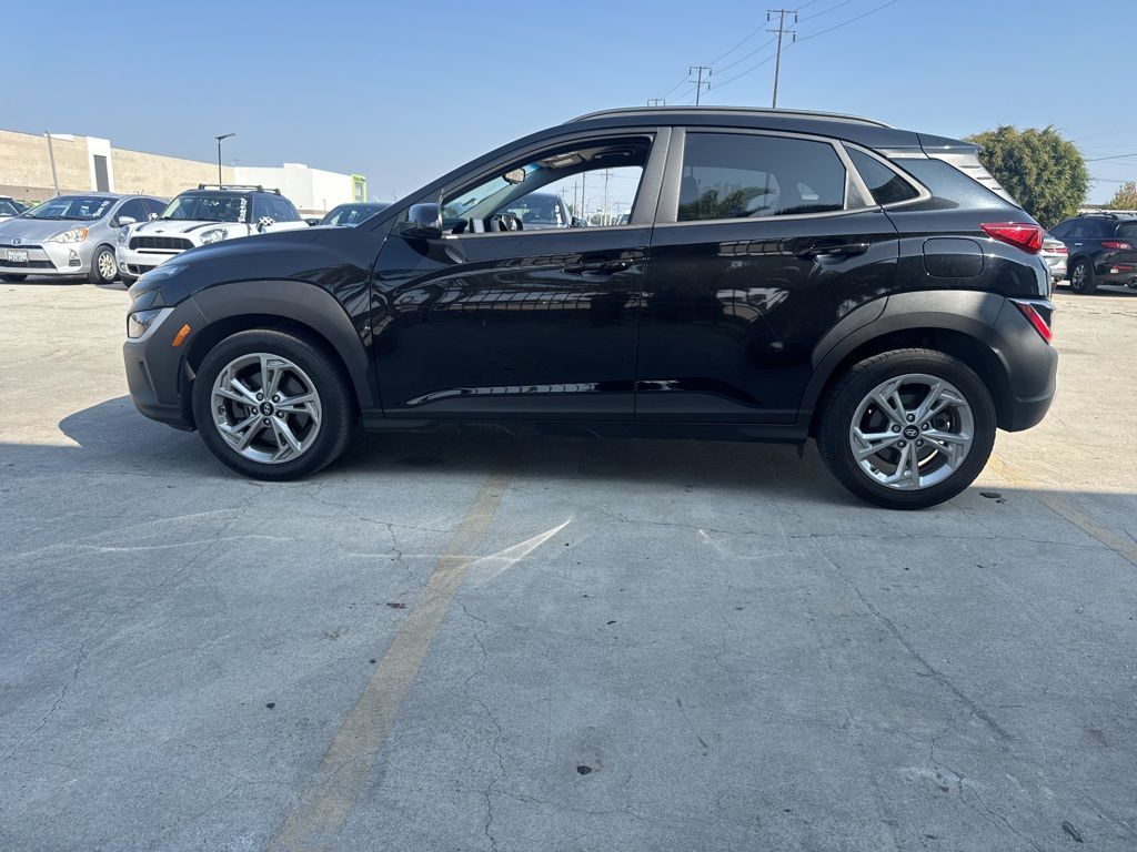 2023 Hyundai Kona SEL photo 2