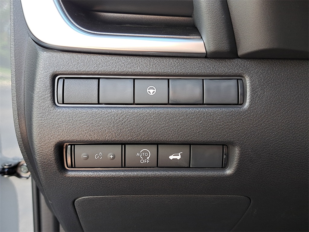 2026 Nissan Rogue SV photo 23