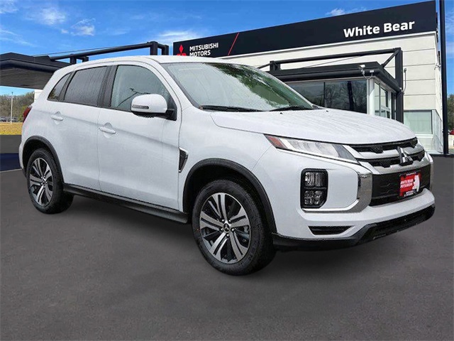 2025 Mitsubishi Outlander Sport SE's photo