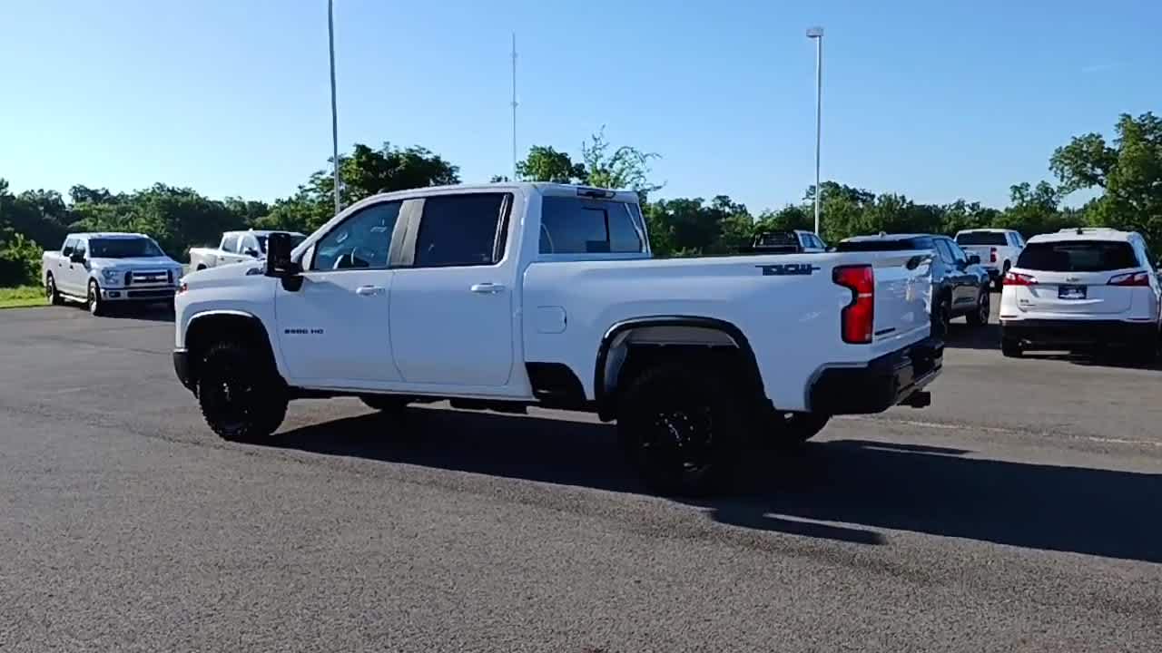 2025 Chevrolet Silverado 2500HD LT photo 6