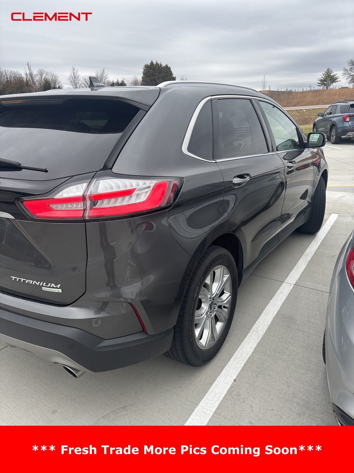2020 Ford Edge Titanium's photo