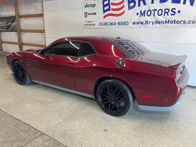 2018 Dodge Challenger R/T photo 6