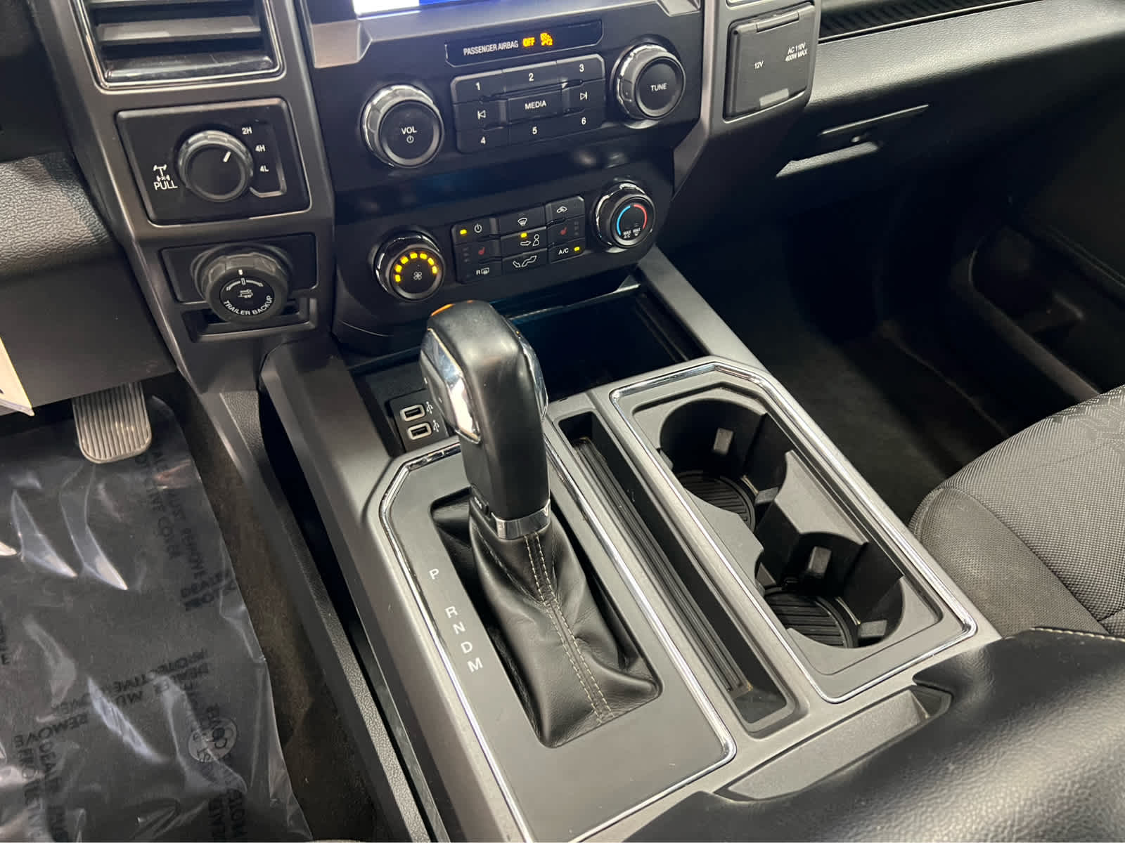 2020 Ford F-150 XLT photo 25