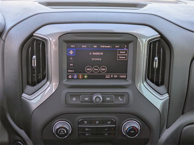 2025 Chevrolet Silverado 2500HD Custom photo 17