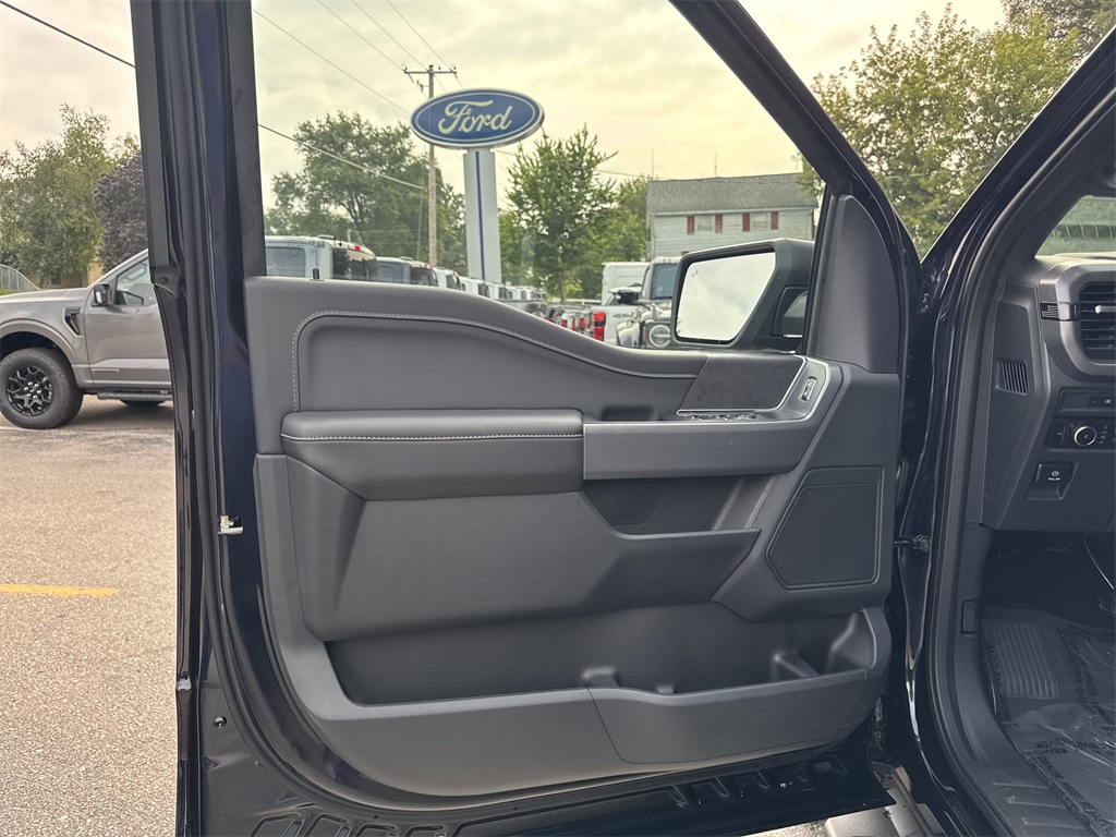 2025 Ford F-150 XLT photo 18