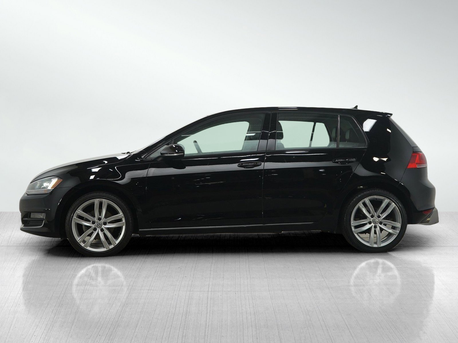 Used 2015 Volkswagen Golf TDI SEL with VIN 3VW2A7AU3FM060096 for sale in Burnsville, Minnesota