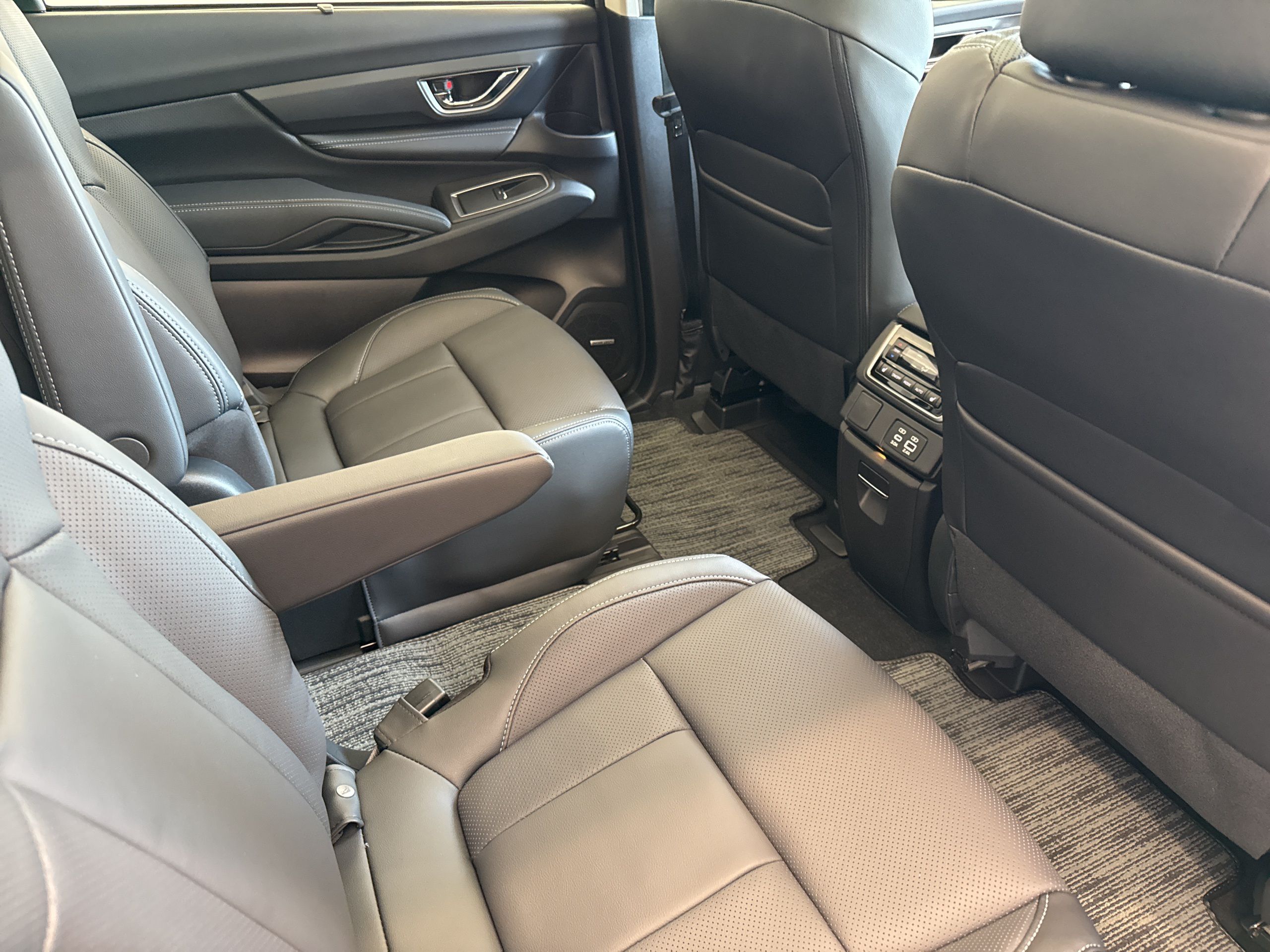 2025 Subaru Ascent Limited photo 21