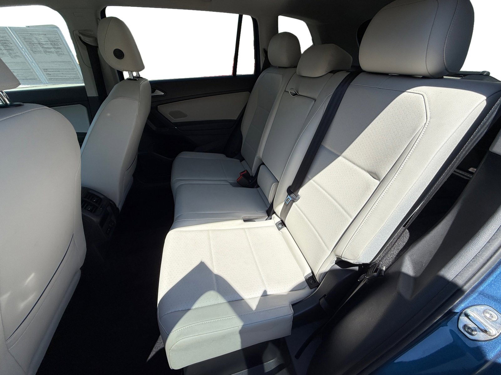 2020 Volkswagen Tiguan SEL photo 15