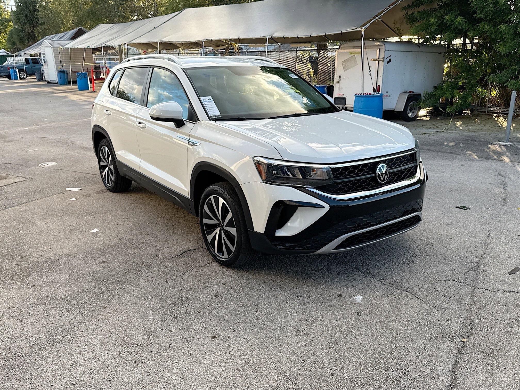 2022 Volkswagen Taos SE photo 3