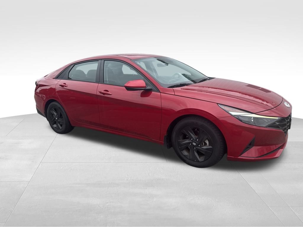 2023 Hyundai Elantra SEL photo 7