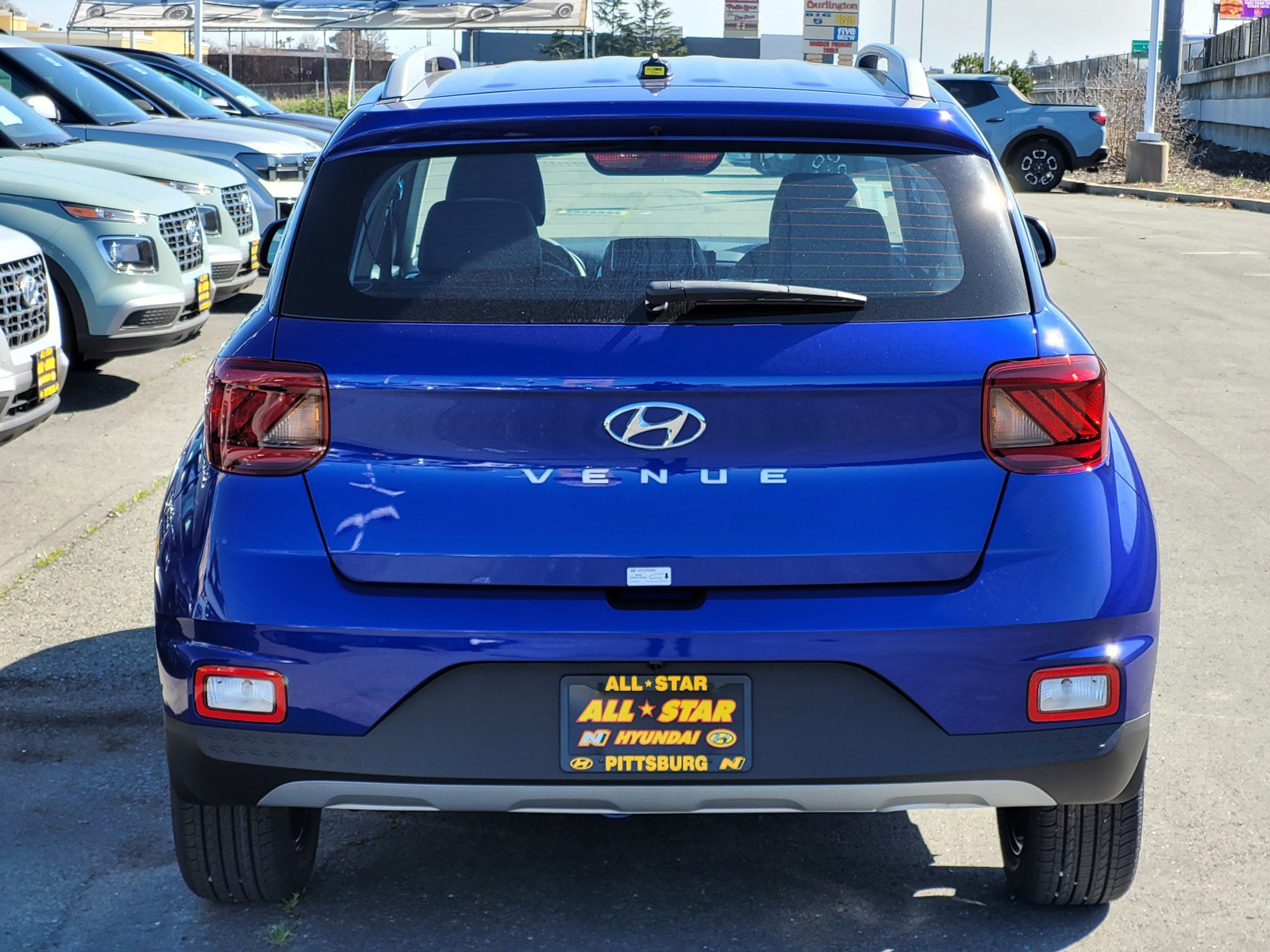 2025 Hyundai Venue Limited photo 4