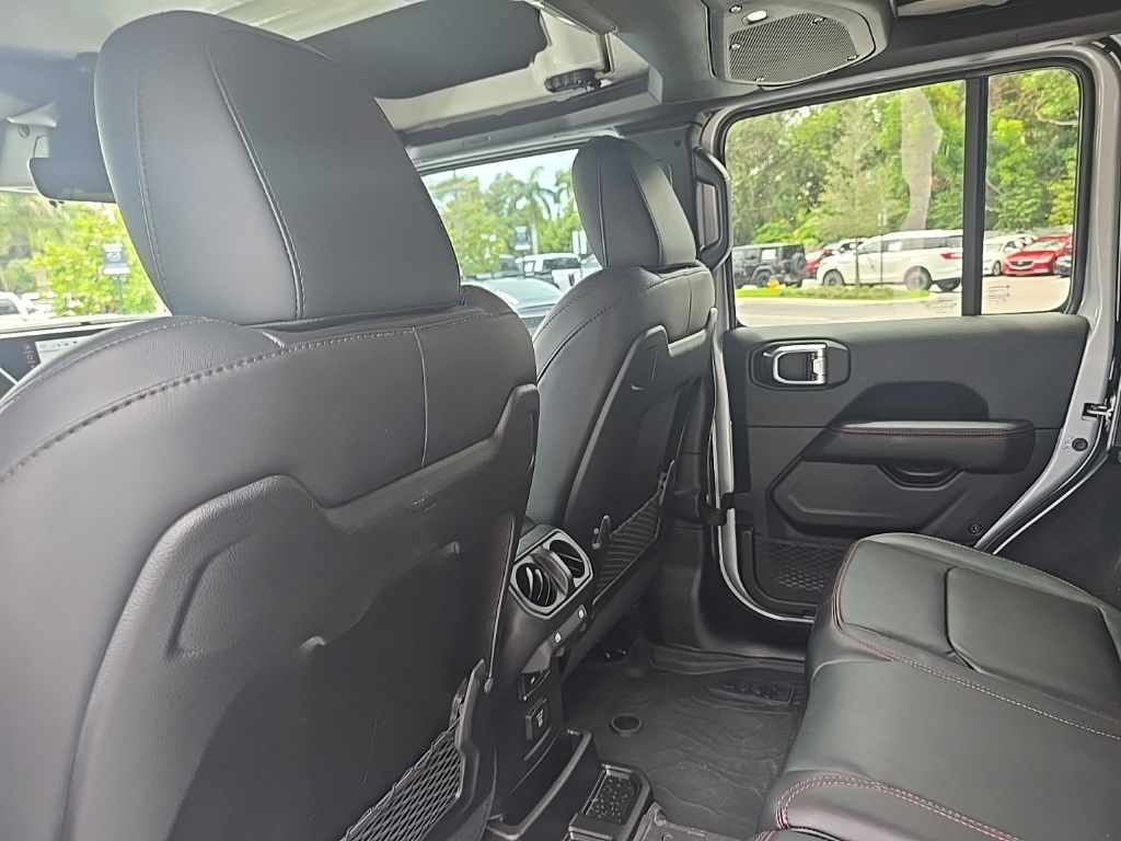 2024 Jeep Wrangler Rubicon X photo 25