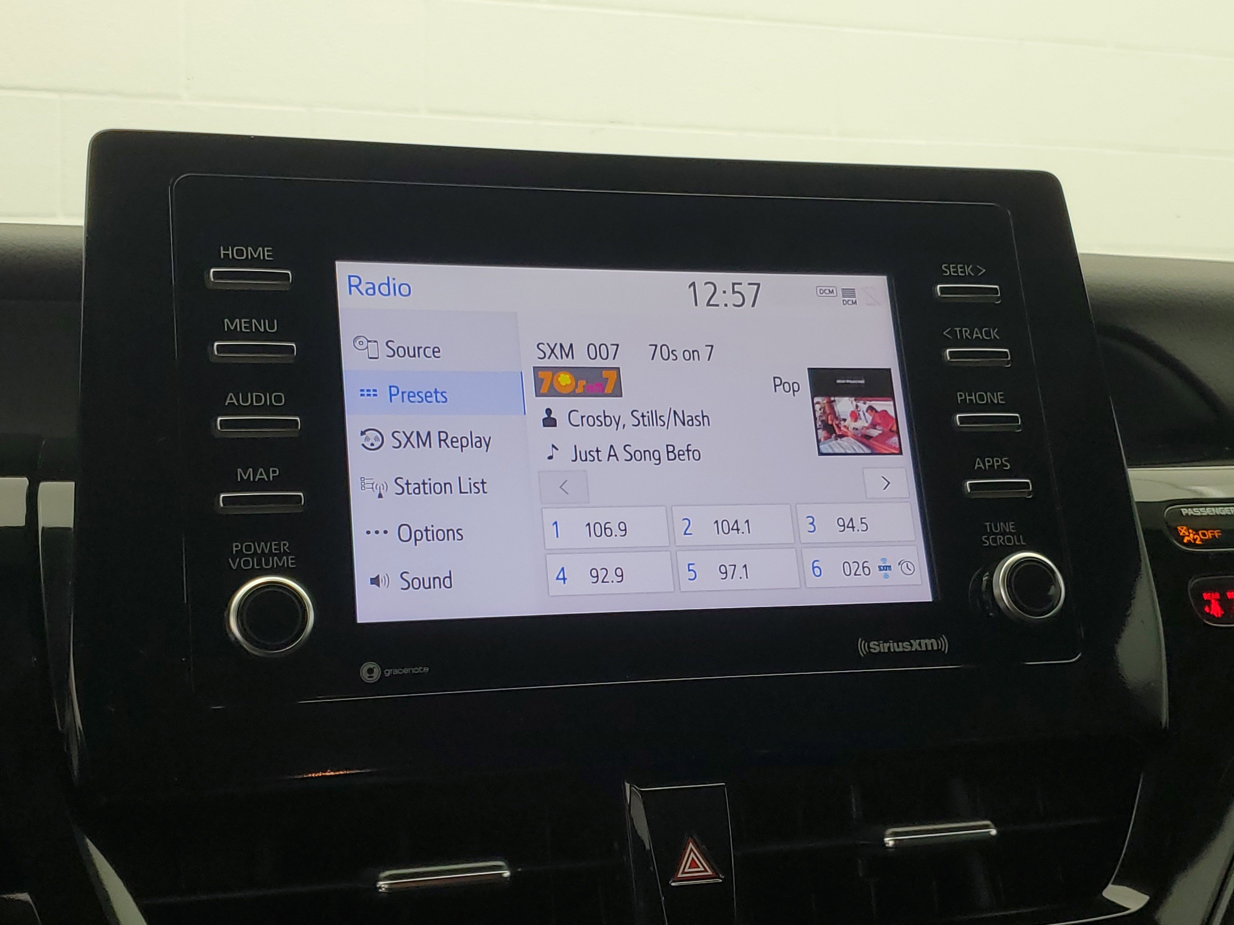 2023 Toyota Camry SE photo 2