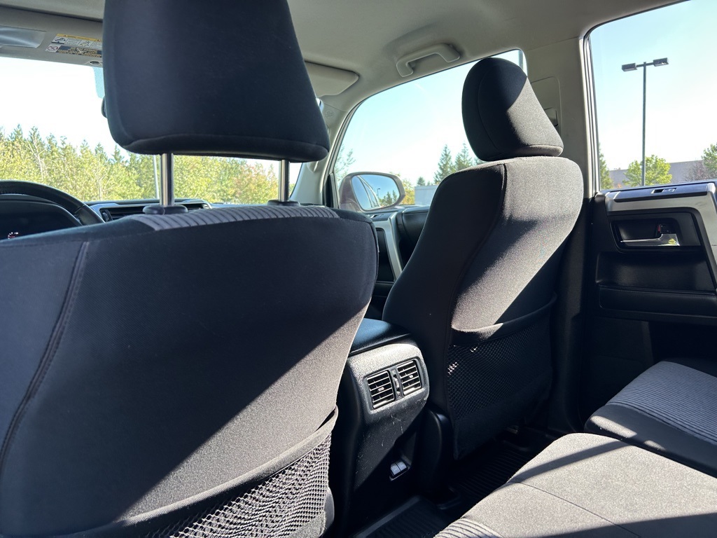 2020 Toyota 4Runner SR5 photo 25