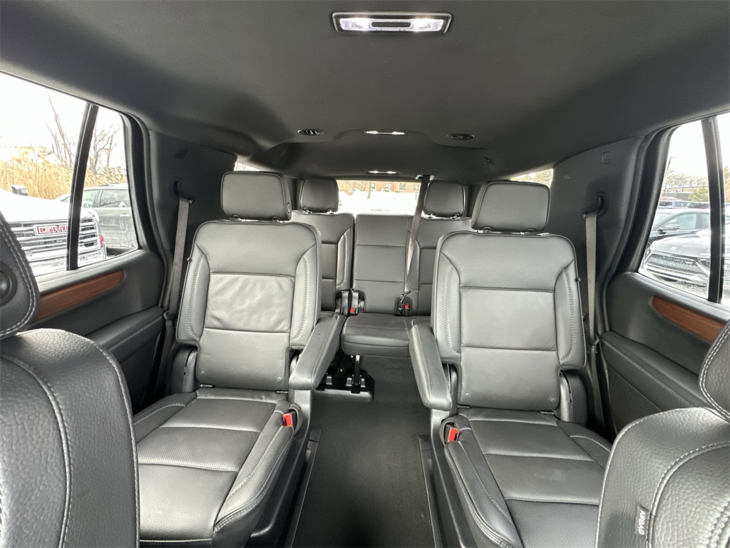 2025 GMC YUKON - Image 17