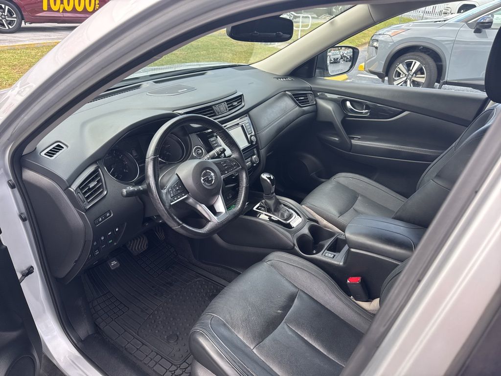 2018 Nissan Rogue SL photo 2