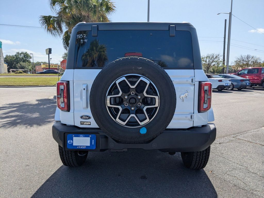 2025 Ford Bronco Outer Banks photo 5