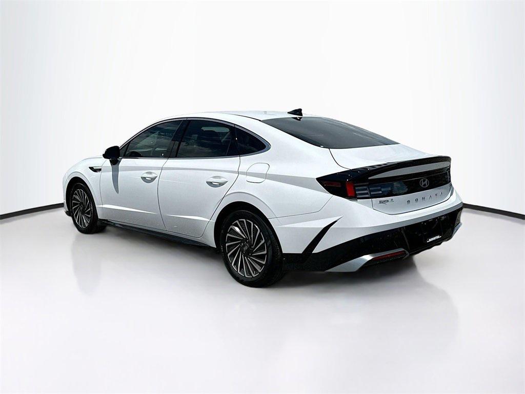 2025 Hyundai Sonata Hybrid SEL photo 4