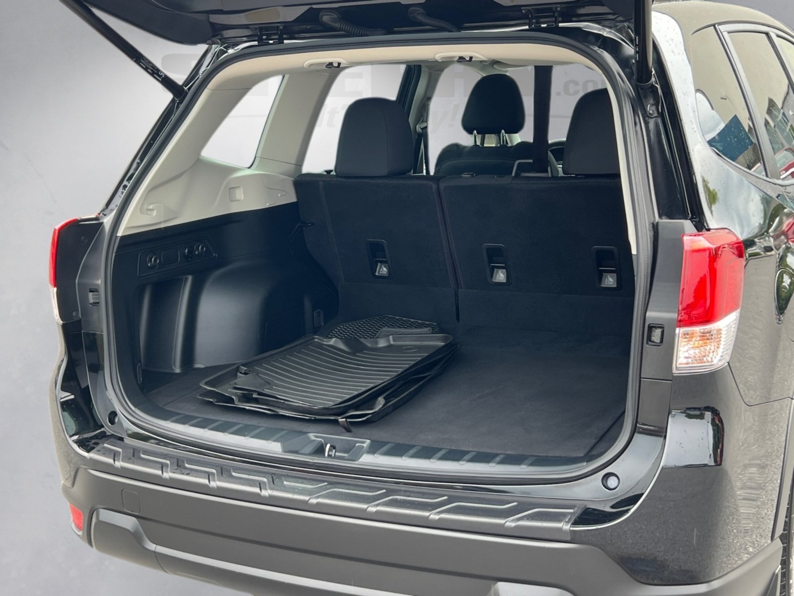 2023 Subaru Forester Premium photo 15