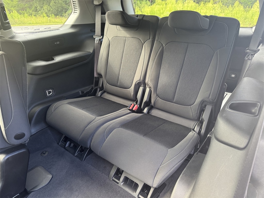 2021 Jeep Grand Cherokee Laredo photo 12