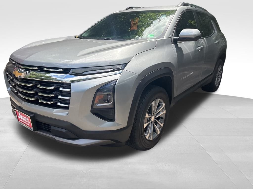 2025 Chevrolet Equinox LT photo 3