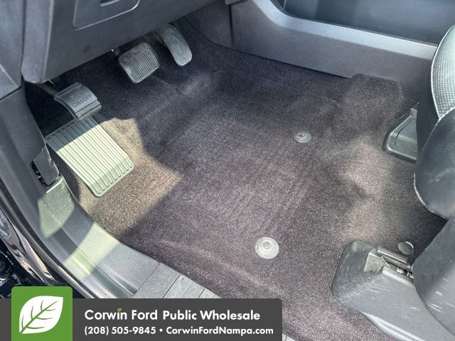 2016 Ford F-150 Lariat photo 32