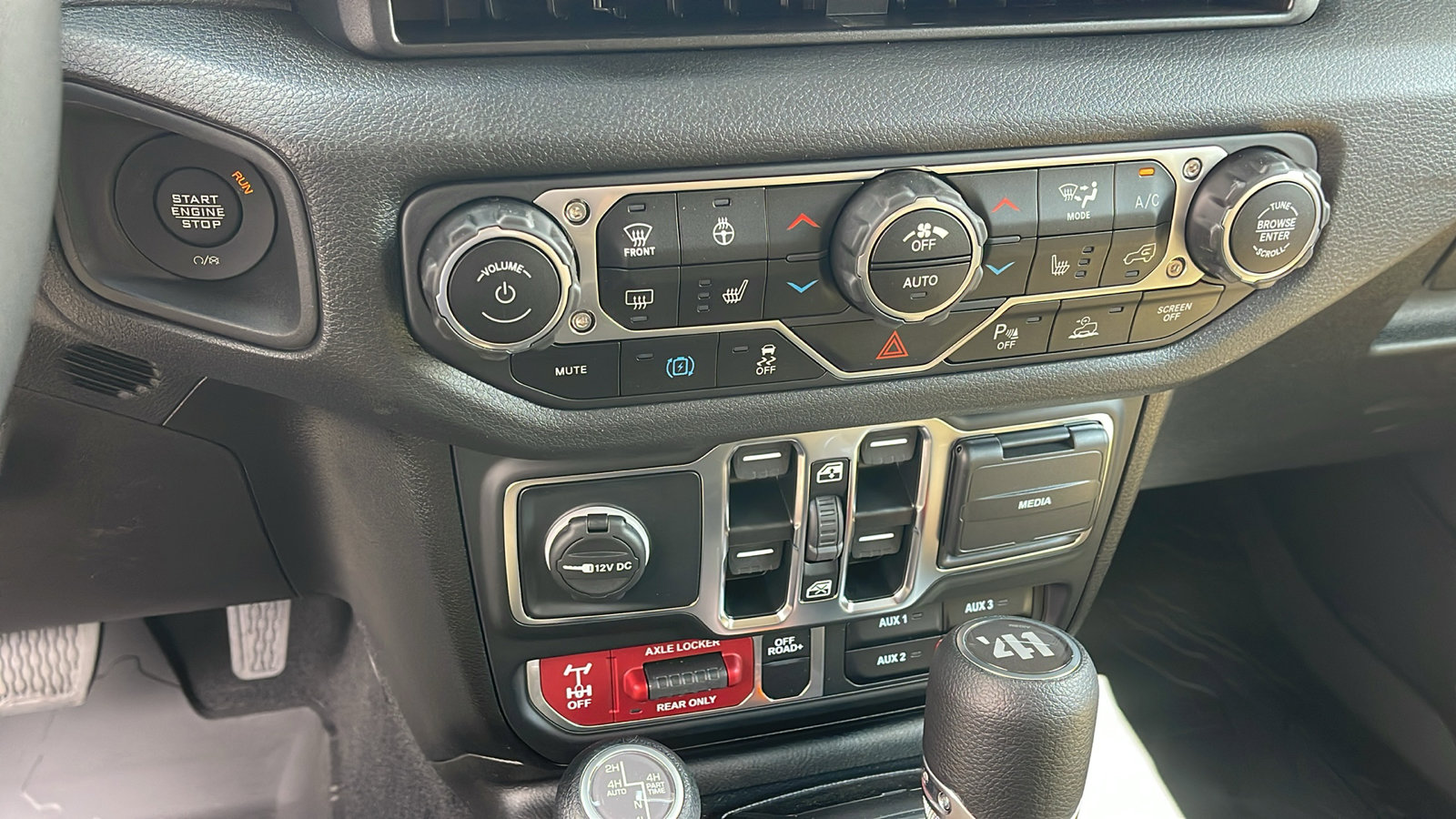 2025 Jeep Wrangler 4xe Willys photo 20