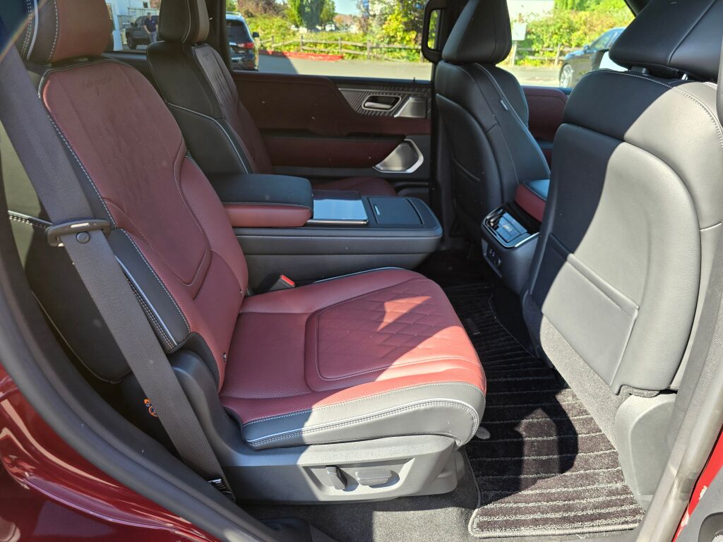 2026 Infiniti QX80 photo 11