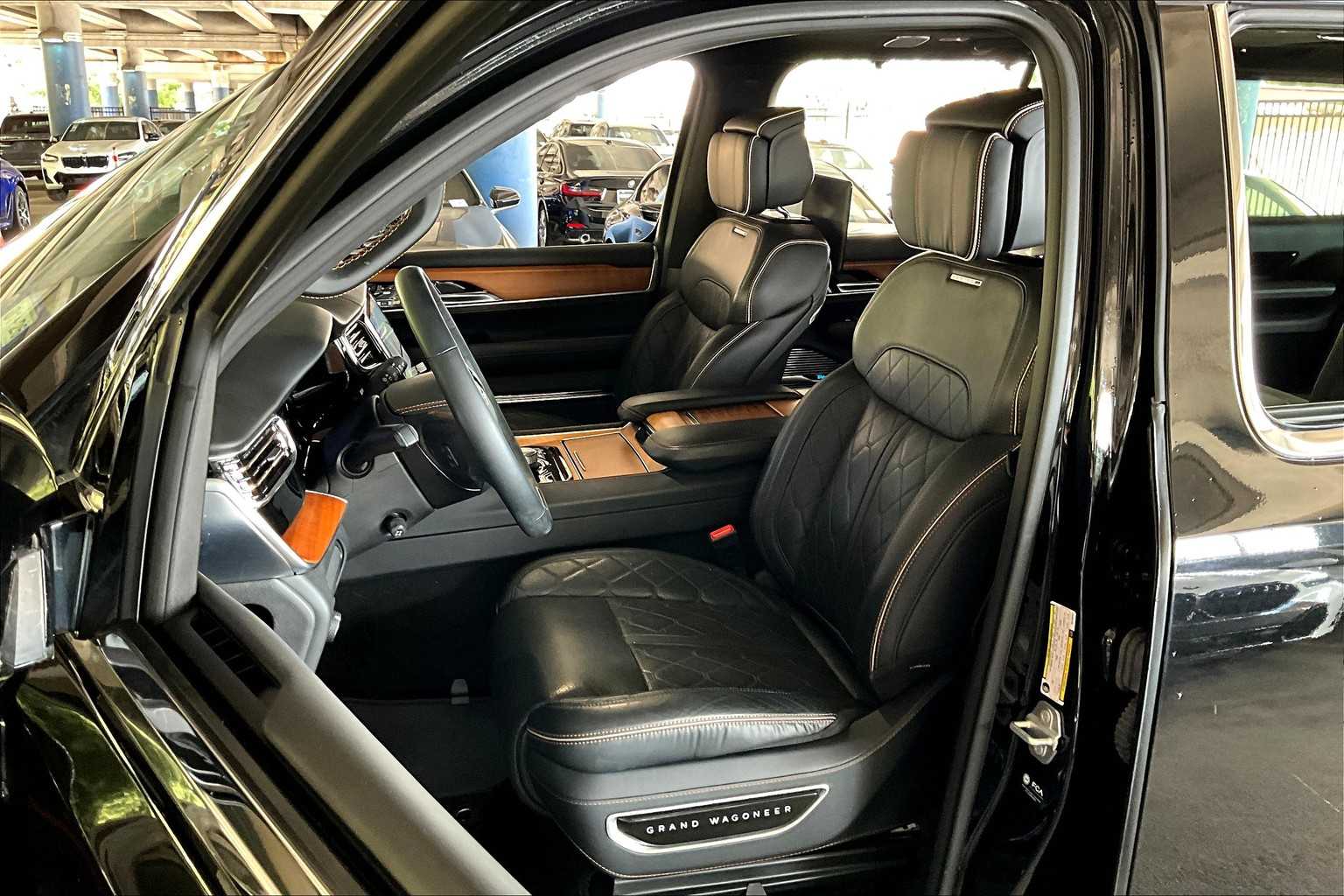 2024 Jeep Grand Wagoneer L III photo 7