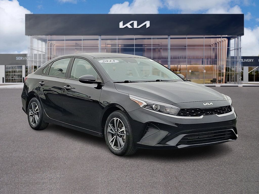 2023 Kia Forte LXS's photo