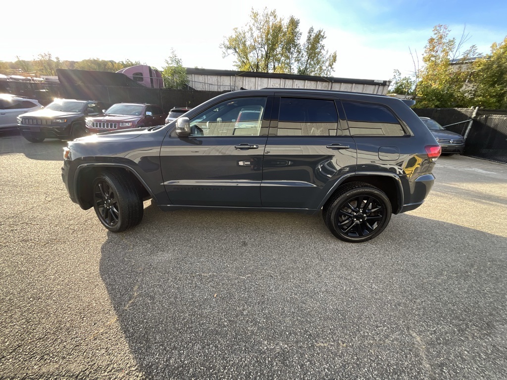 2018 Jeep Grand Cherokee Altitude photo 4