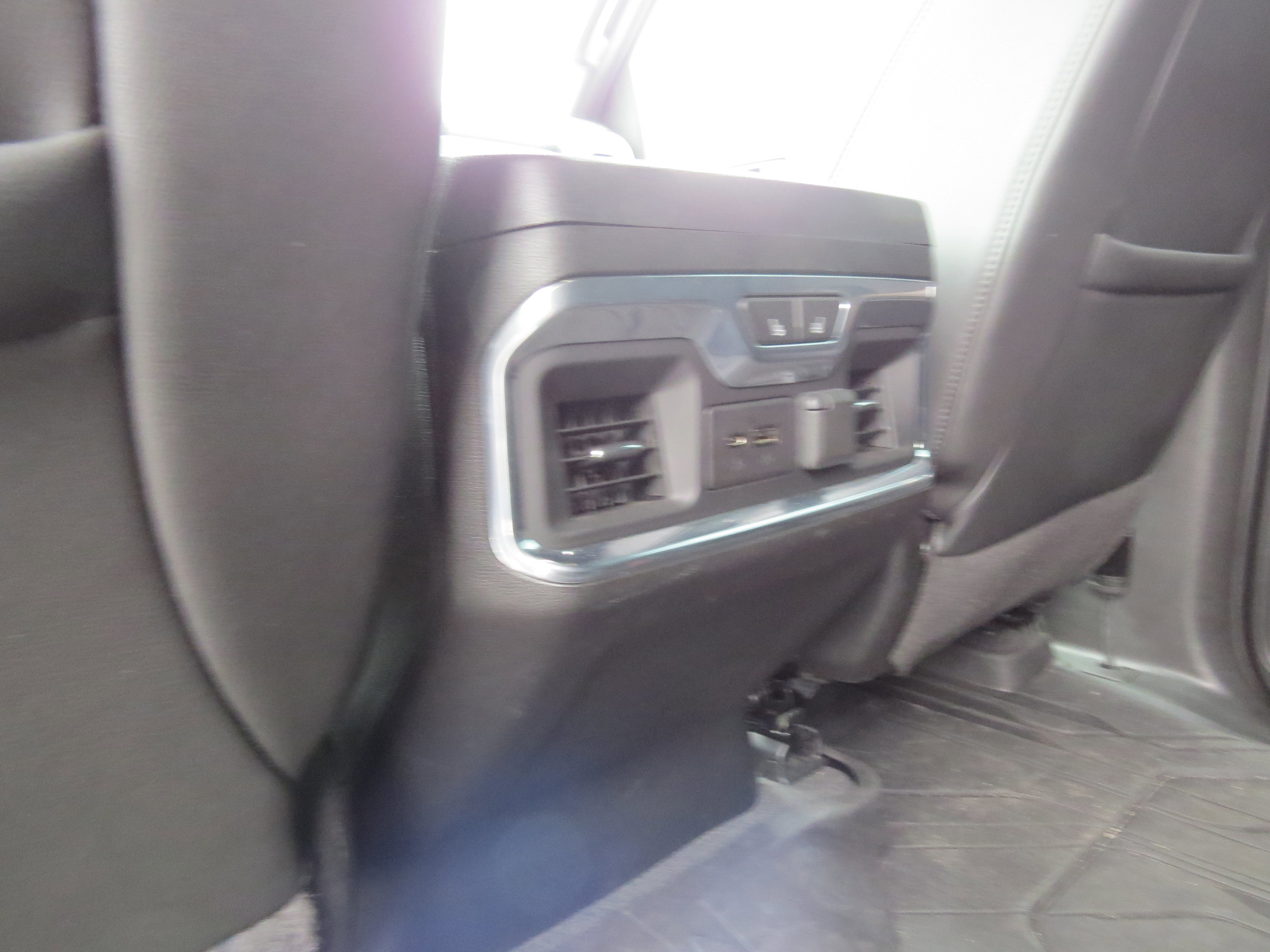 2021 Chevrolet Silverado 1500 High Country photo 2