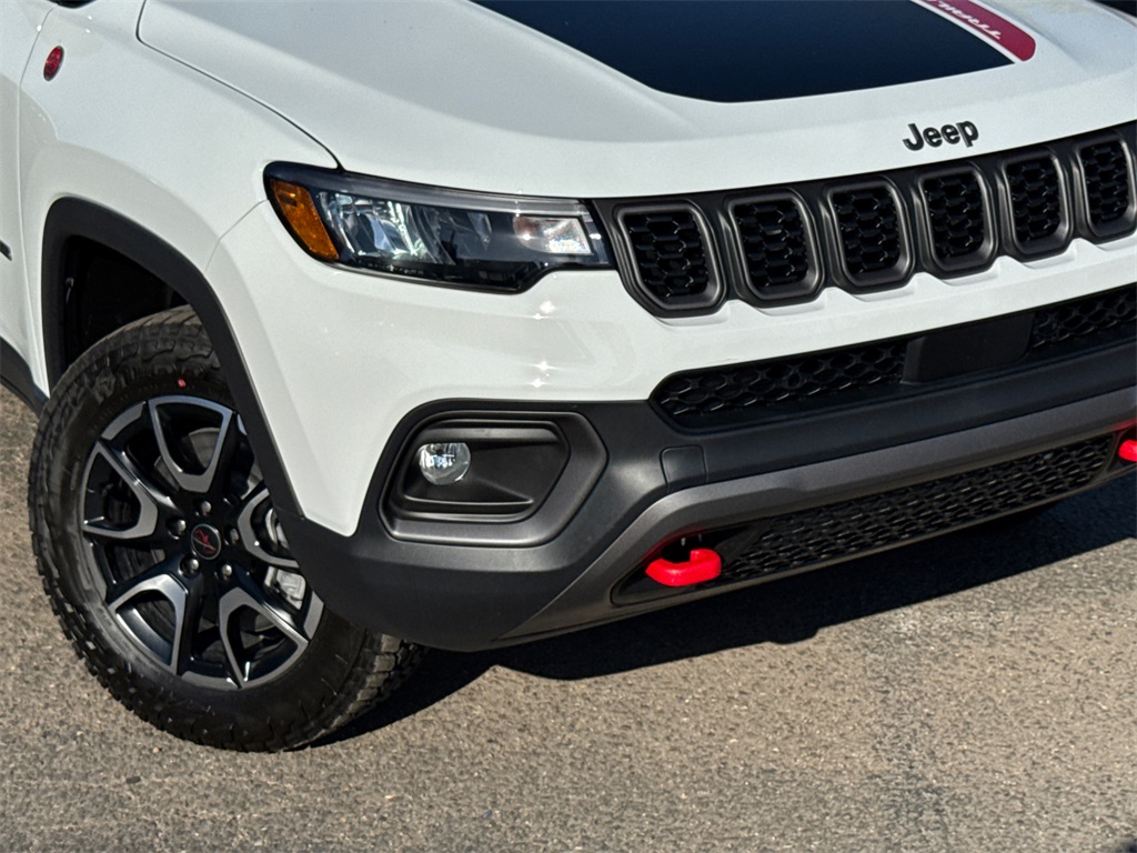 2025 Jeep Compass Trailhawk photo 3