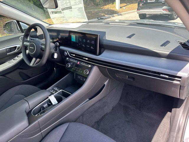 2025 Hyundai Sonata SEL photo 14