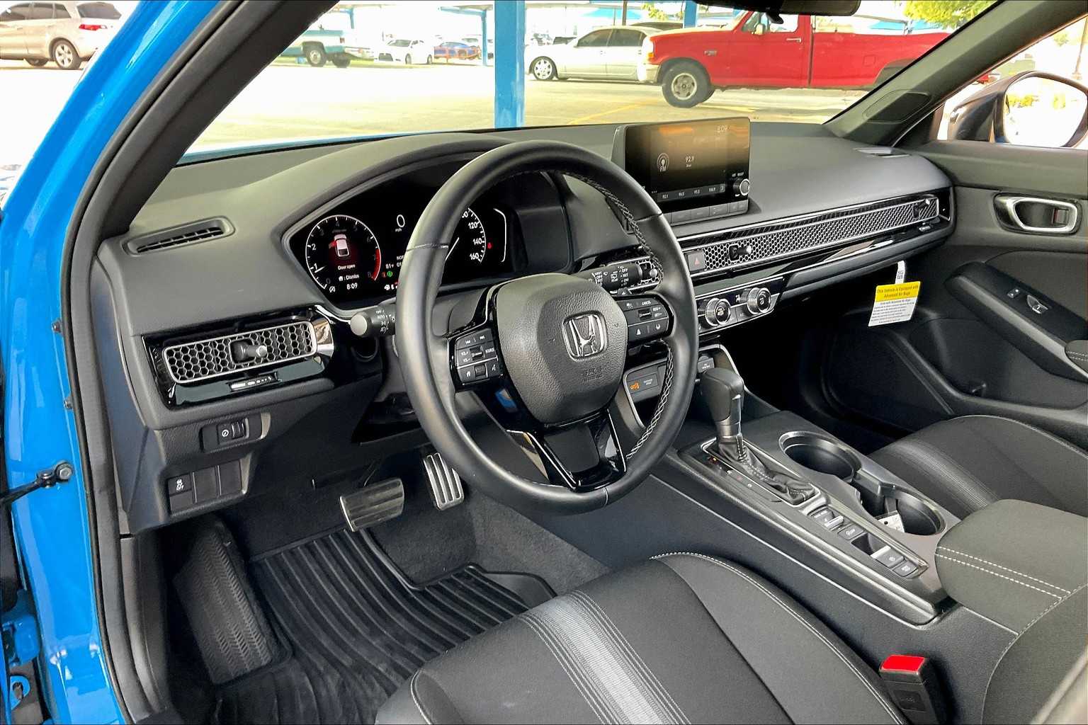 2025 Honda Civic Hatchback Sport photo 16