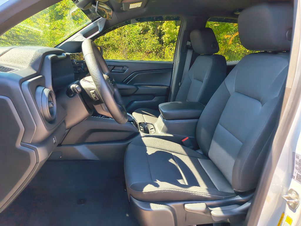 2024 Chevrolet Colorado Trail Boss photo 16