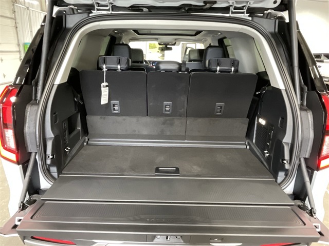 2025 Ford Expedition Platinum photo 21