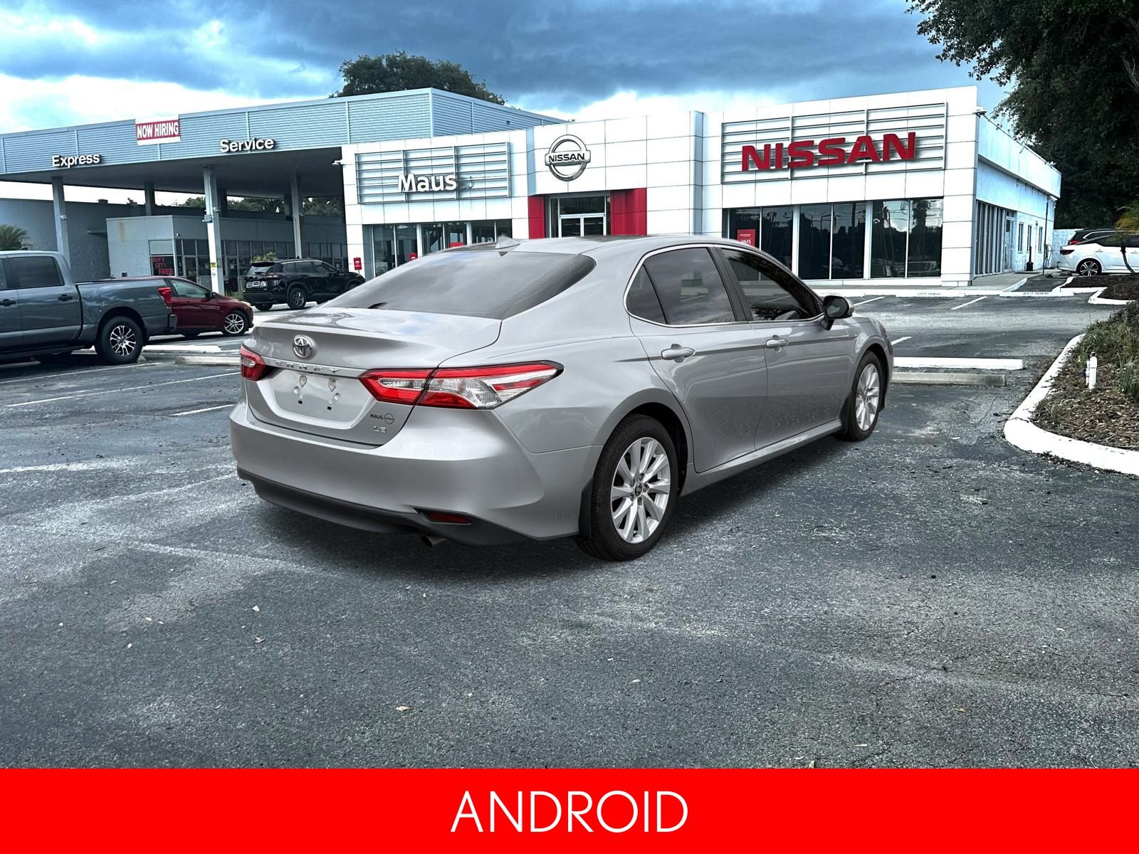 2020 Toyota Camry LE photo 3