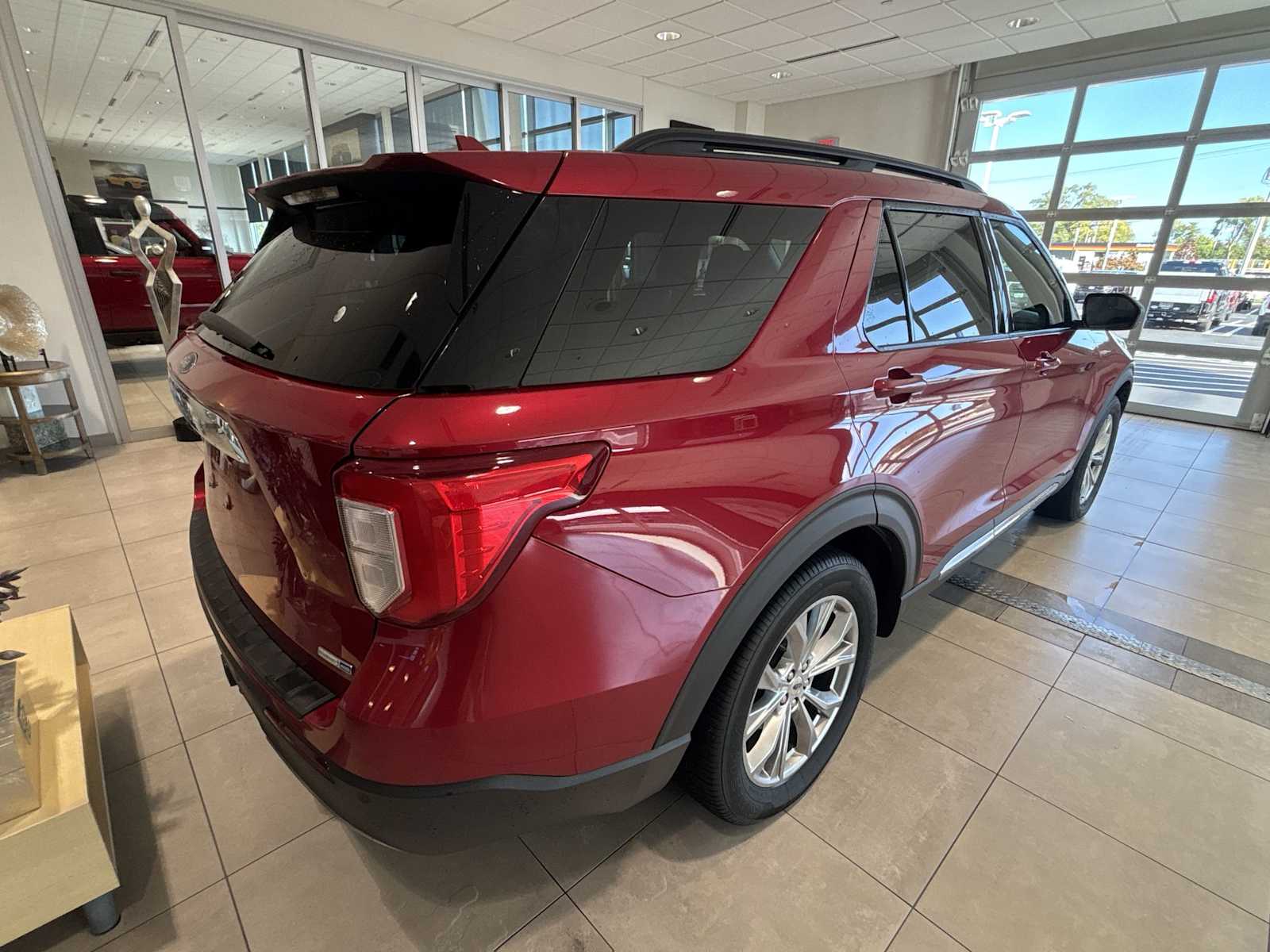 2020 Ford Explorer XLT photo 3