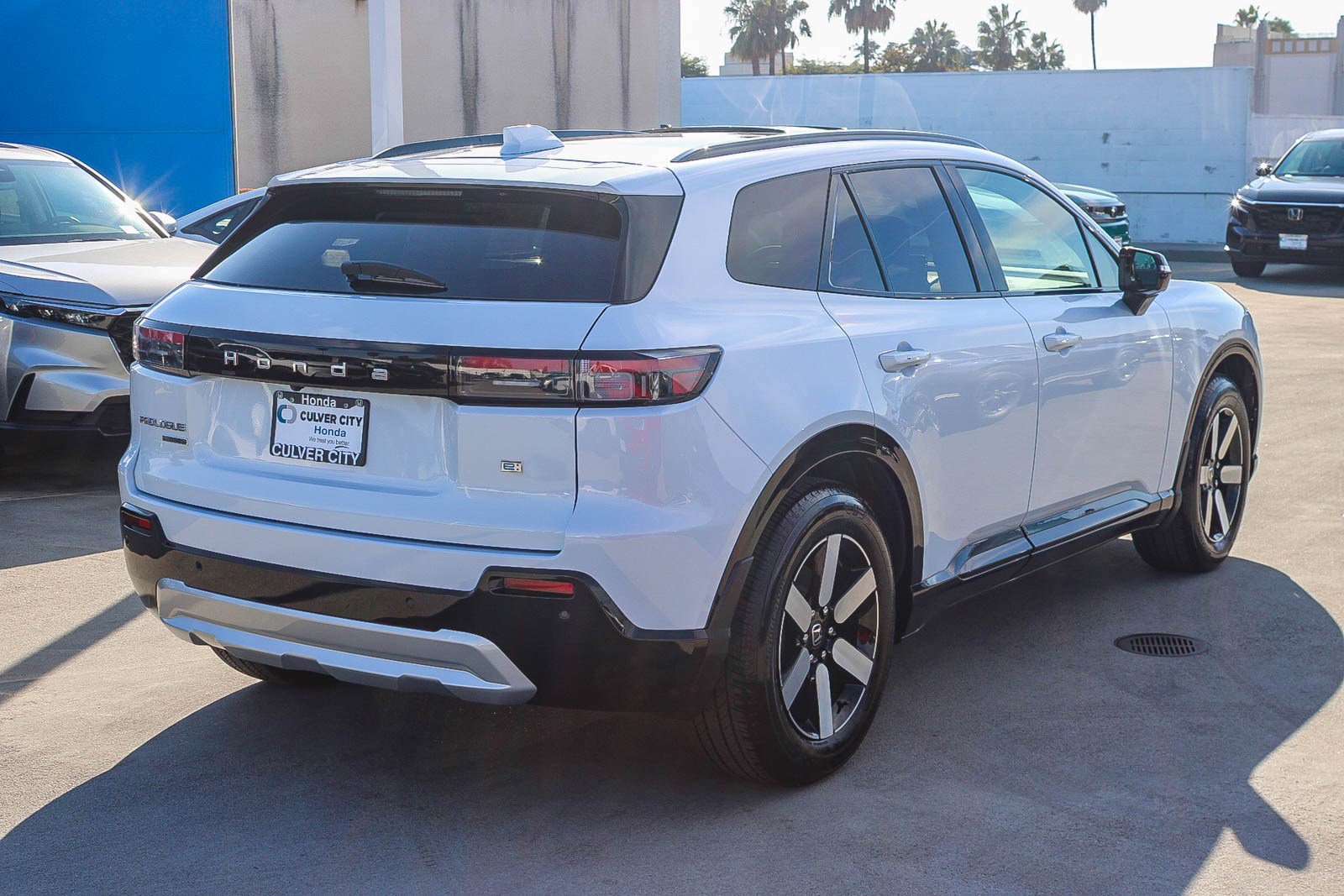 2026 Honda Prologue Touring photo 4