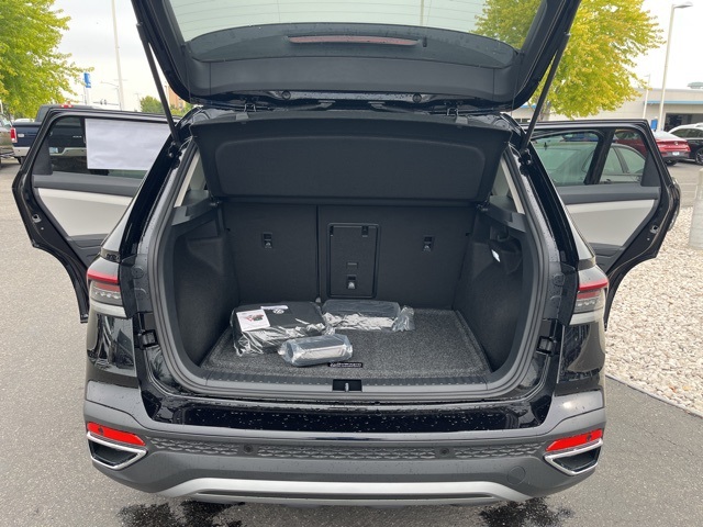 2025 Volkswagen Taos SE photo 20
